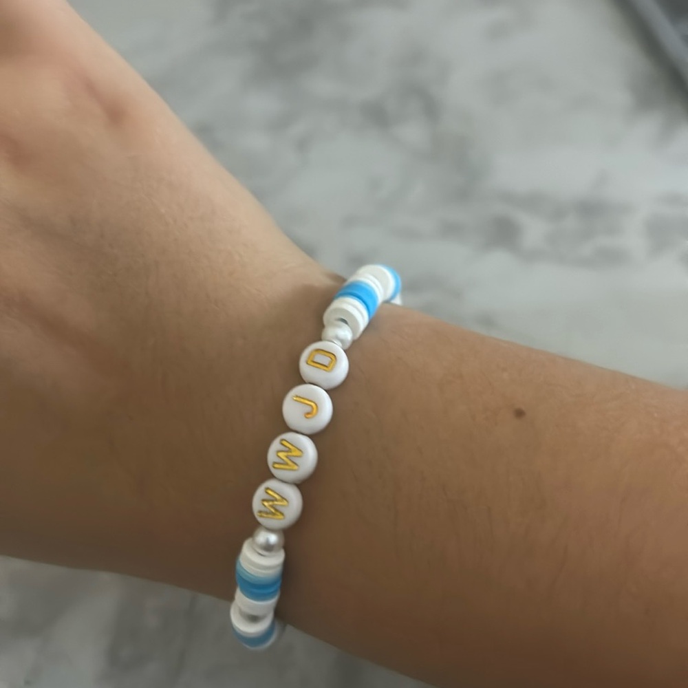 WHAT WOULD JESUS DO BLUE AND WHITE CLAY BEAD BRACELET !!🦋🩷